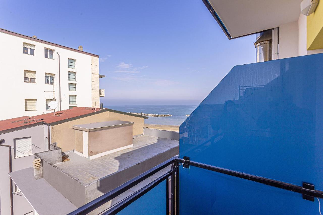 Hotel Continental بيلاريا-إيجيا مارينا المظهر الخارجي الصورة