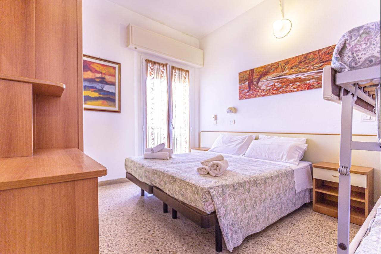 Hotel Continental بيلاريا-إيجيا مارينا المظهر الخارجي الصورة
