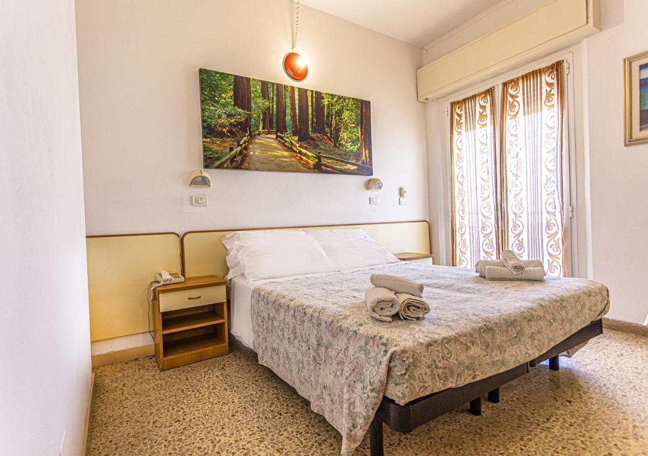 Hotel Continental بيلاريا-إيجيا مارينا المظهر الخارجي الصورة