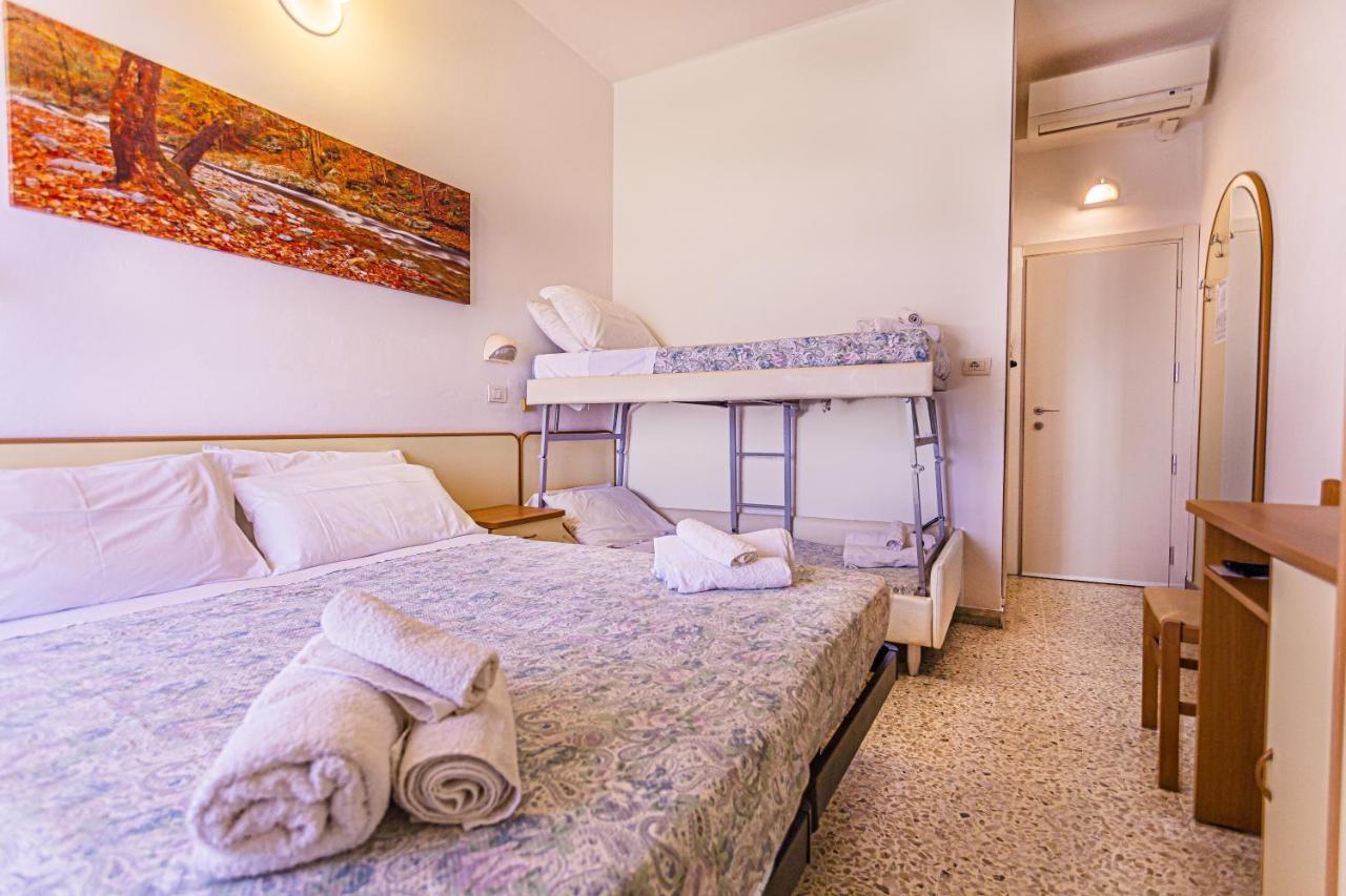 Hotel Continental بيلاريا-إيجيا مارينا المظهر الخارجي الصورة