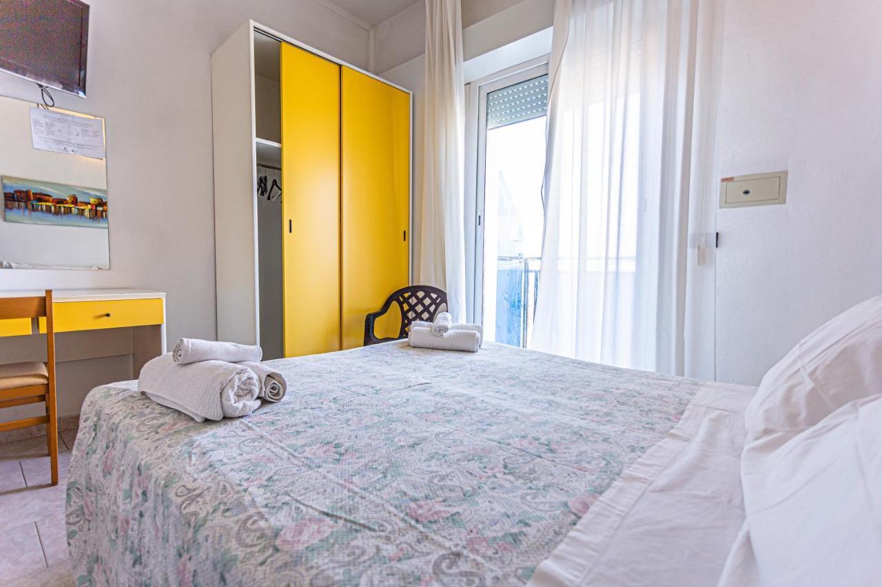 Hotel Continental بيلاريا-إيجيا مارينا المظهر الخارجي الصورة