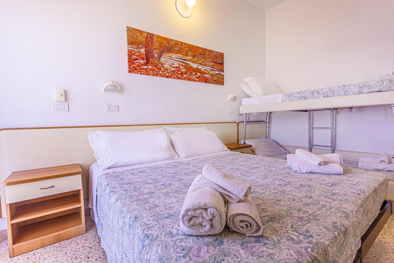 Hotel Continental بيلاريا-إيجيا مارينا المظهر الخارجي الصورة