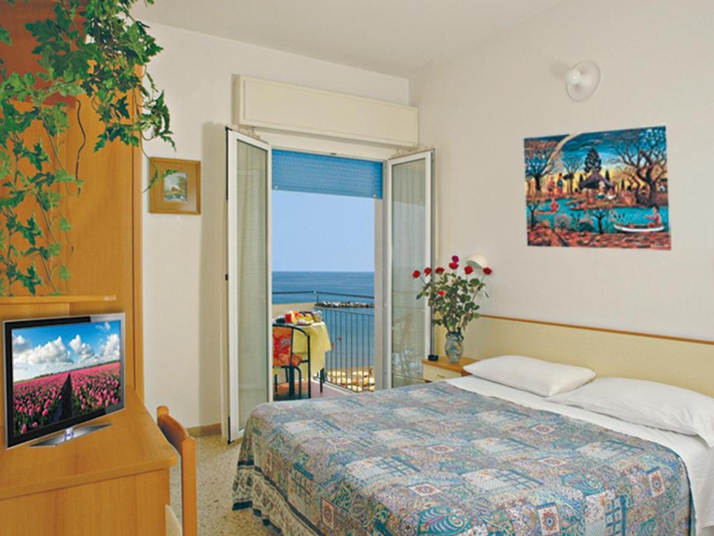 Hotel Continental بيلاريا-إيجيا مارينا الغرفة الصورة