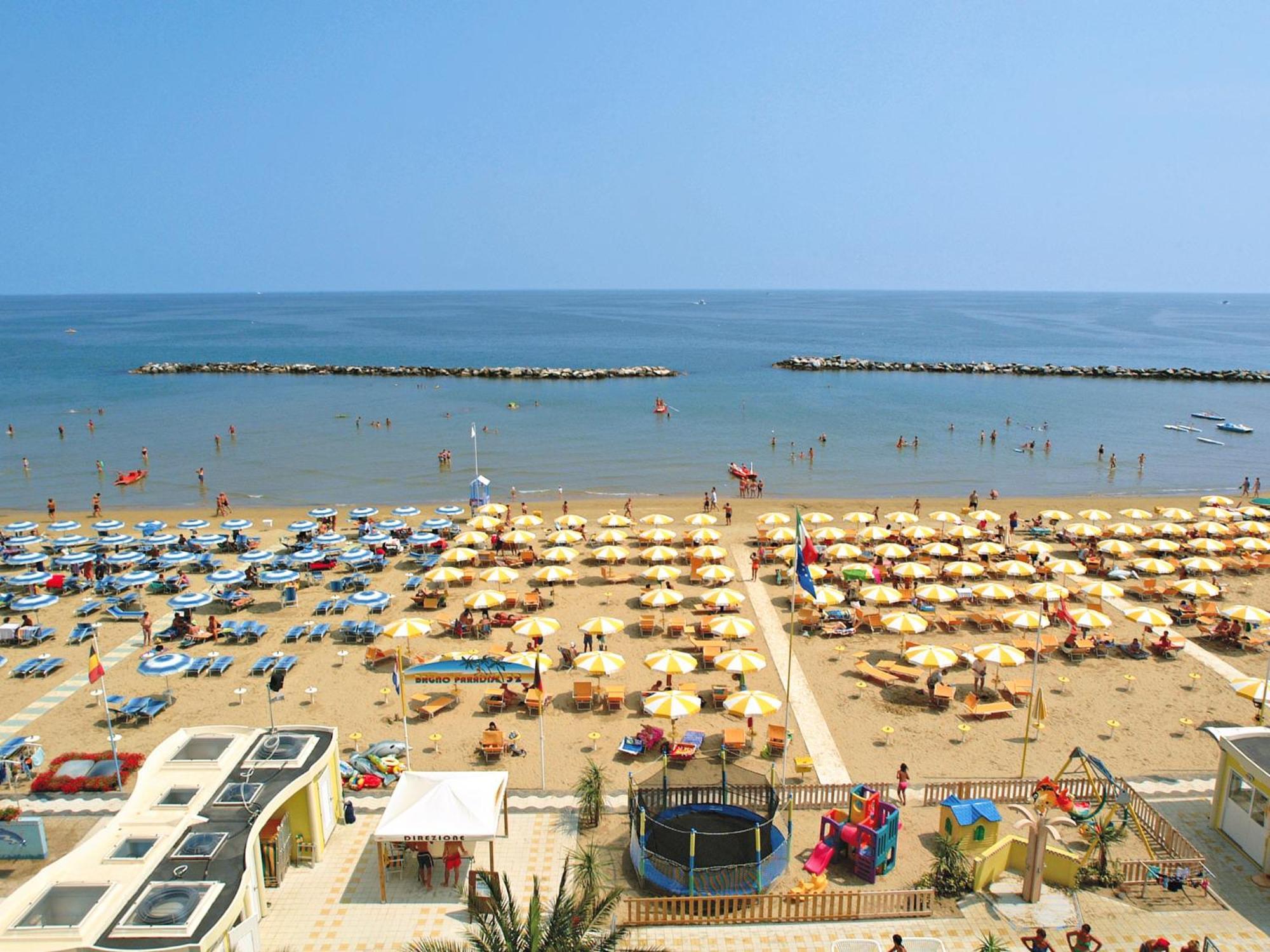 Hotel Continental بيلاريا-إيجيا مارينا المظهر الخارجي الصورة