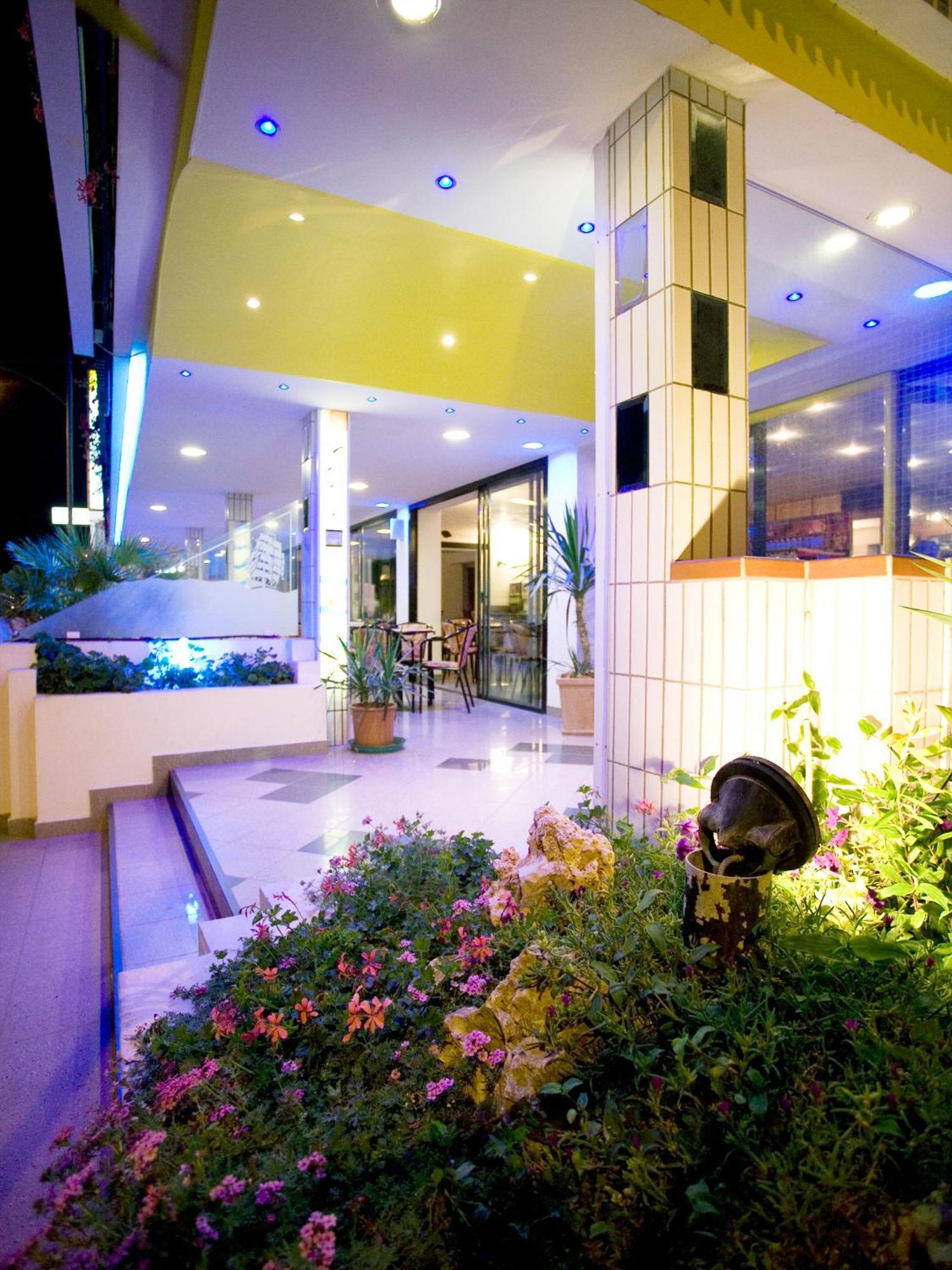 Hotel Continental بيلاريا-إيجيا مارينا المظهر الخارجي الصورة