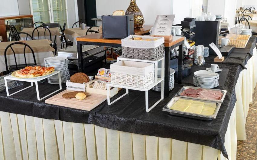 Hotel Continental بيلاريا-إيجيا مارينا المظهر الخارجي الصورة