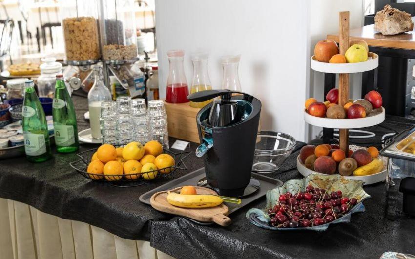 Hotel Continental بيلاريا-إيجيا مارينا المظهر الخارجي الصورة